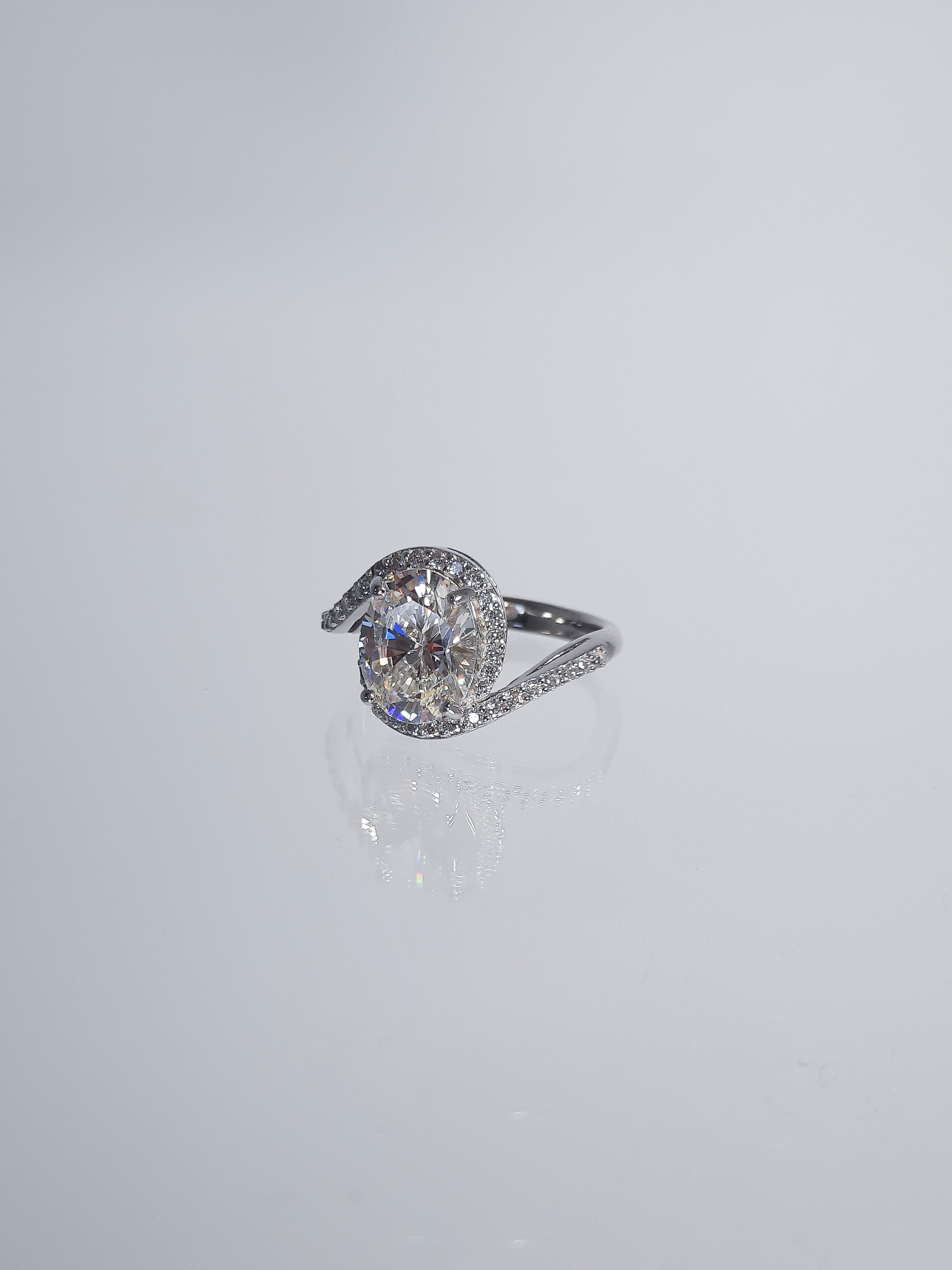 VALA CLASSY RING